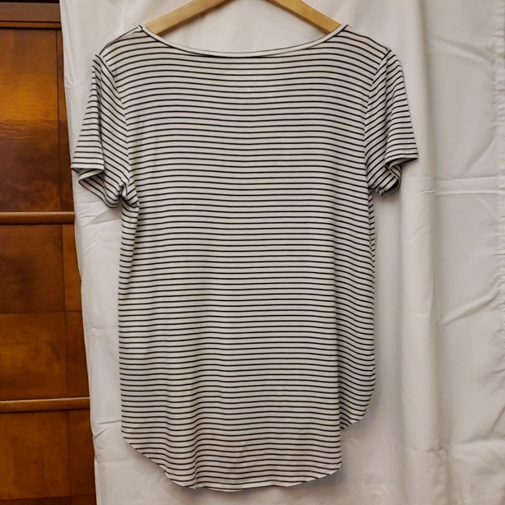 HOLLISTER STRIPE TEE SIZE MEDIUM - Picture 2 of 8